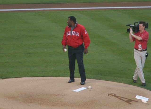 04_don_baylor_first_pitch