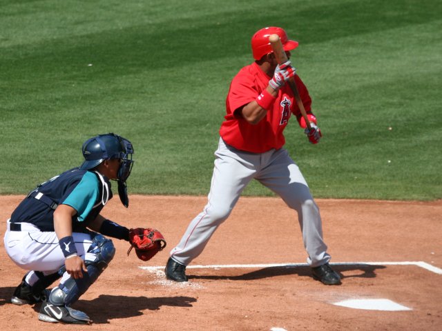 06_orlando_cabrera_bunts