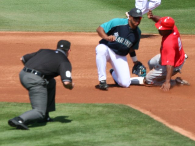 07_figgins_caught_stealing