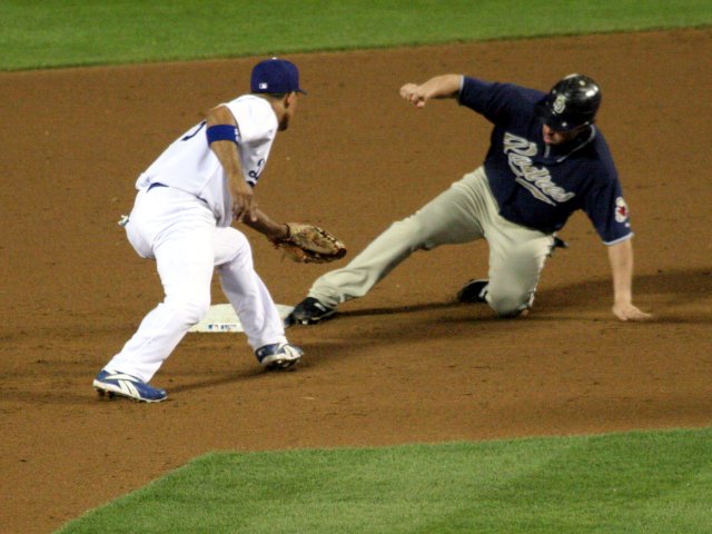 33_walker_steals_2nd