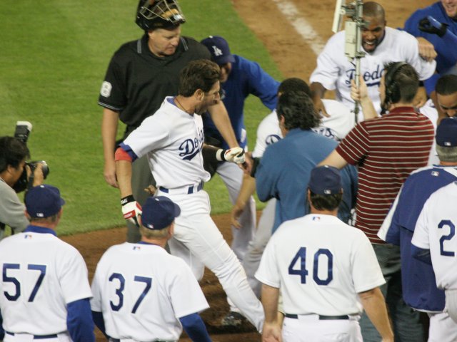 52_nomar_crosses_the_plate