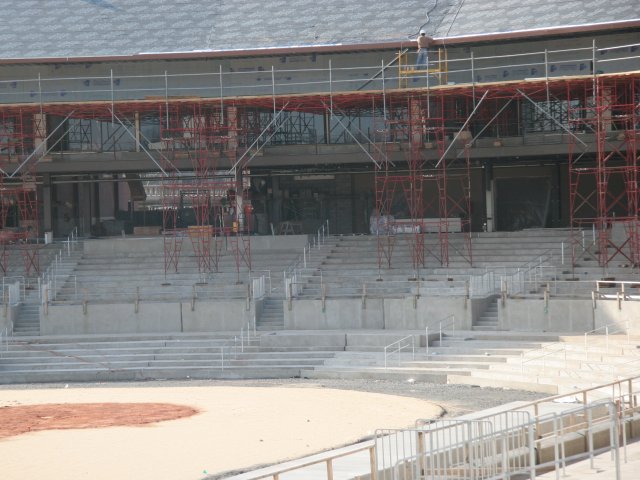 04_left_field_stand_view