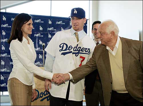Lasorda shakes Sheigh Drew's hand instead of J.D.'s