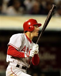 Steve Finley reacts to his home run