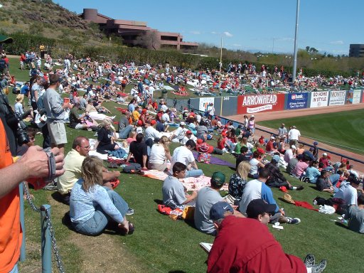 07a_tempe_diablo_lf_lawn_seating